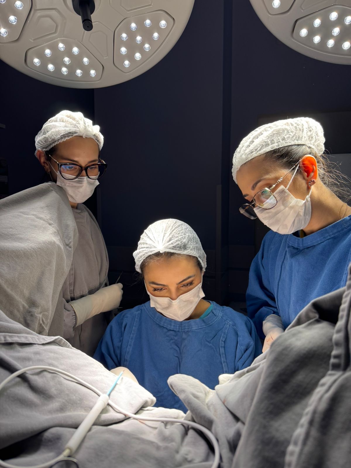 Cirurgias Ginecológicas — Dra. Lívia Saia